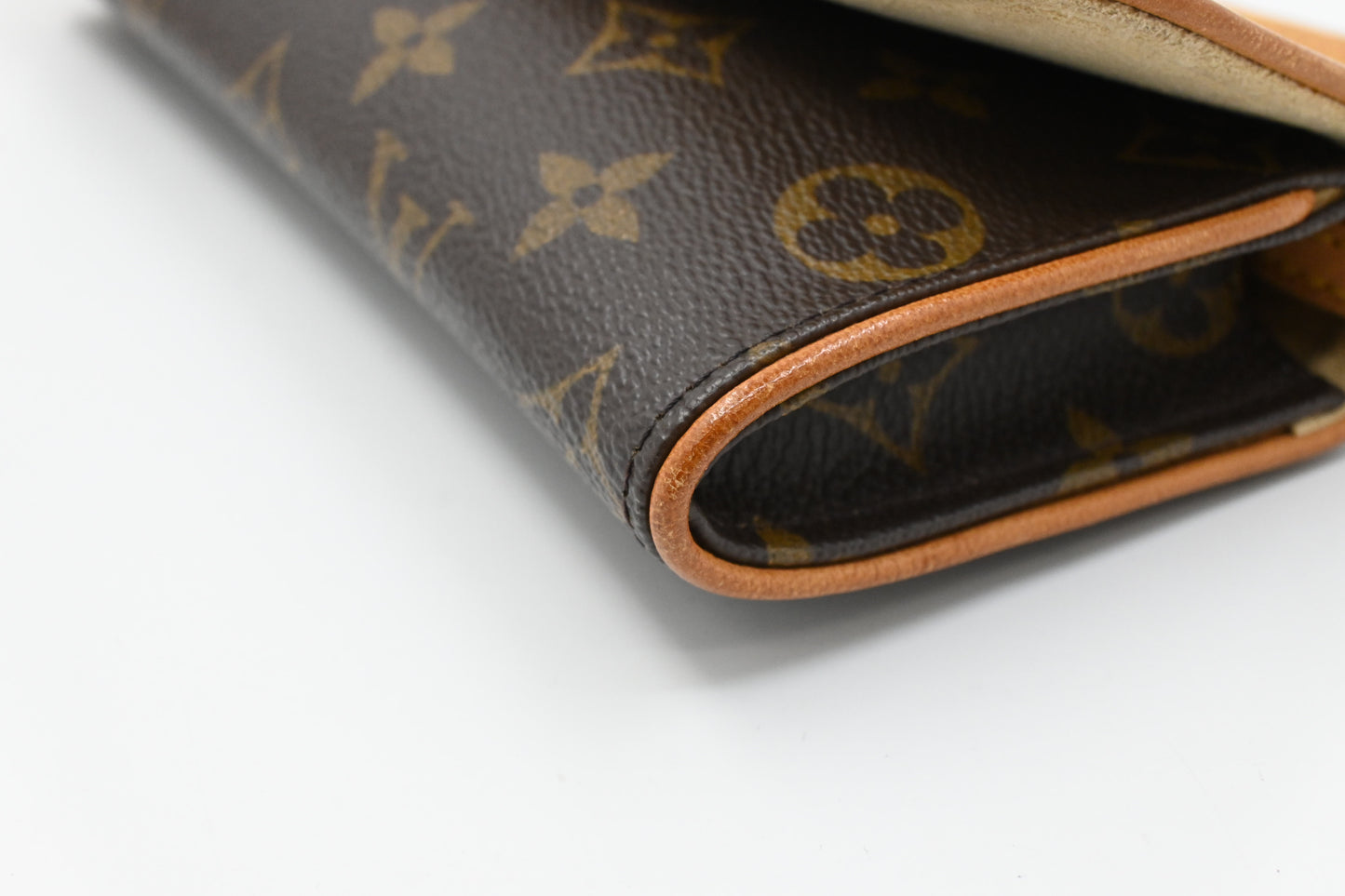 Louis Vuitton Pochette Twin in Monogram Canvas