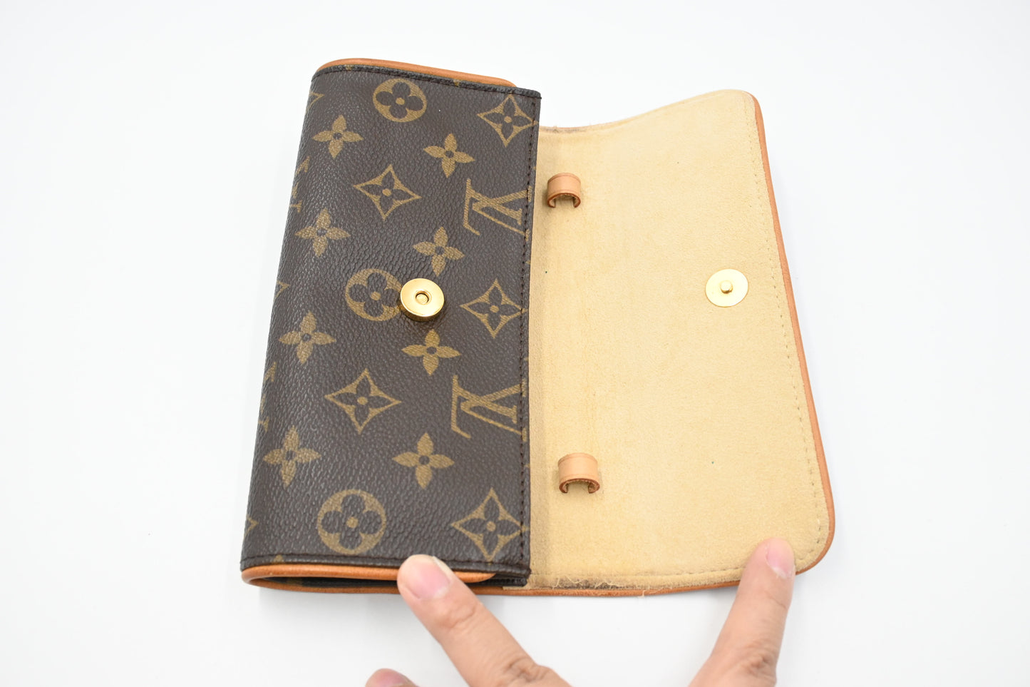 Louis Vuitton Pochette Twin in Monogram Canvas