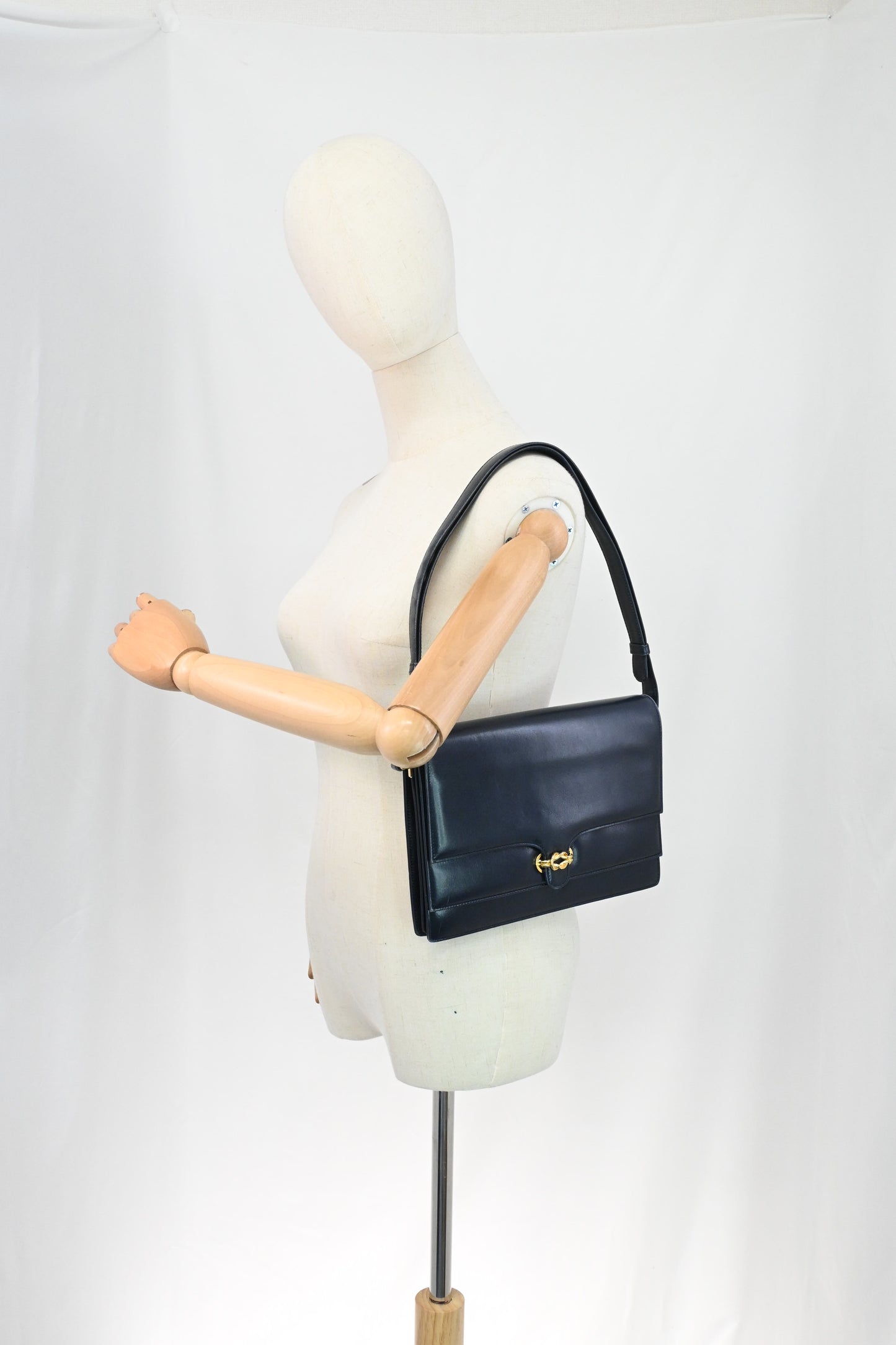 Gucci Shoulder Bag in Navy Blue Leather