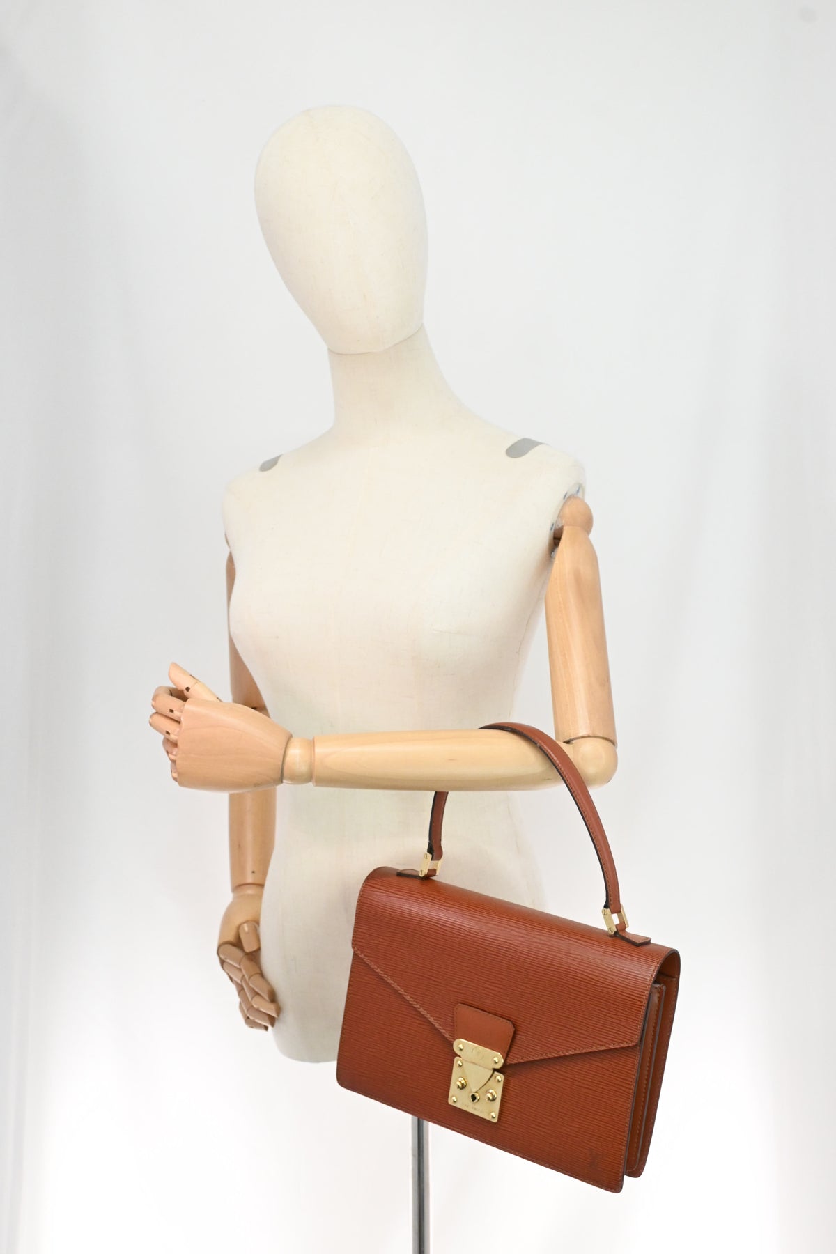 Louis Vuitton Concorde in Kenyan Fauve Epi Leather