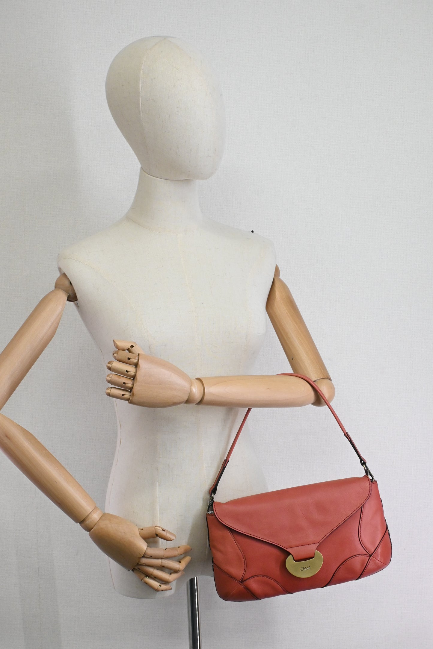 Chloe Shoulder Bag in Pink Leather