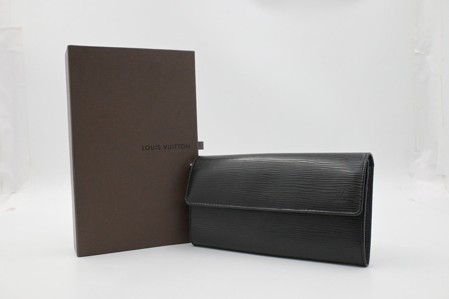 Louis Vuitton Sarah Wallet in Black Epi Leather