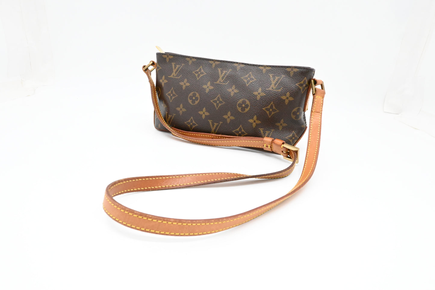 Louis Vuitton Trotteur in Monogram Canvas
