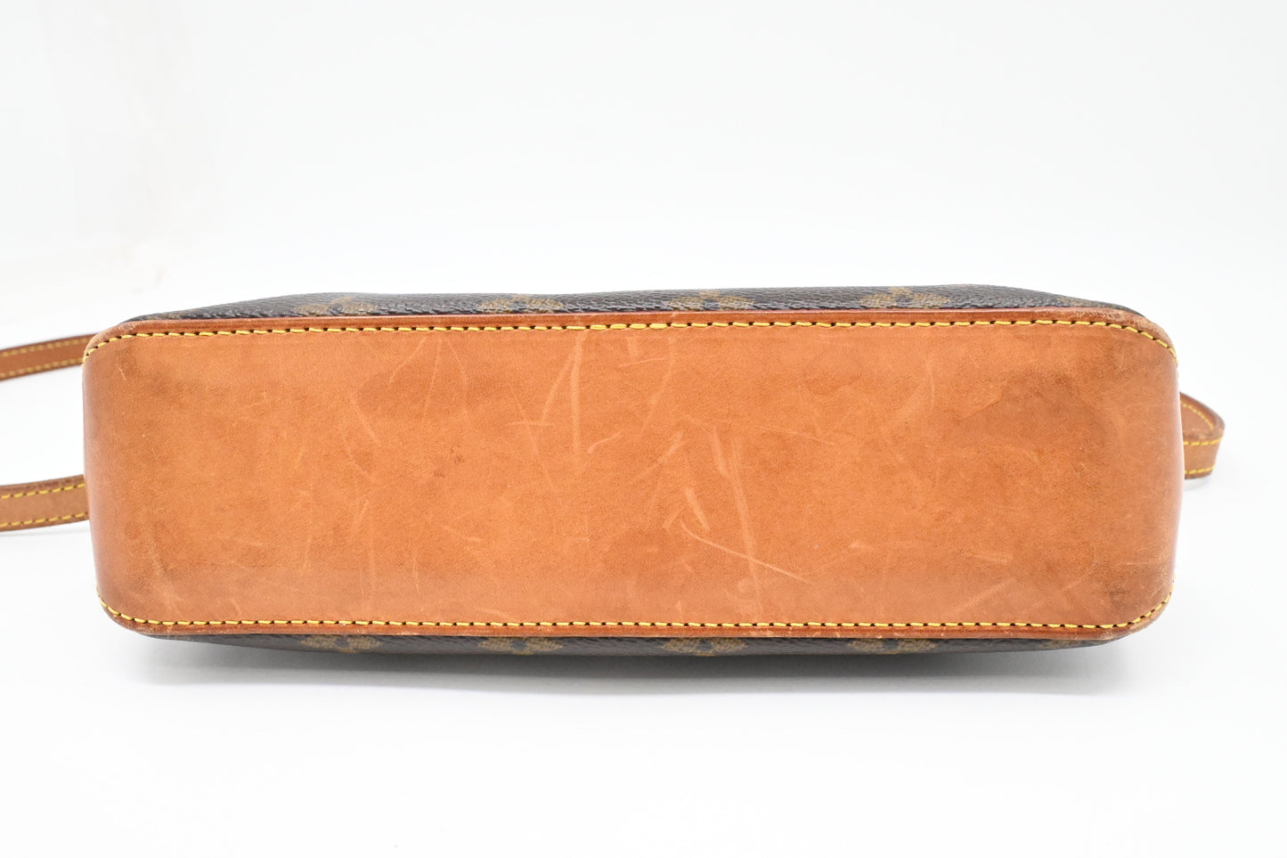 Louis Vuitton Trotteur in Monogram Canvas