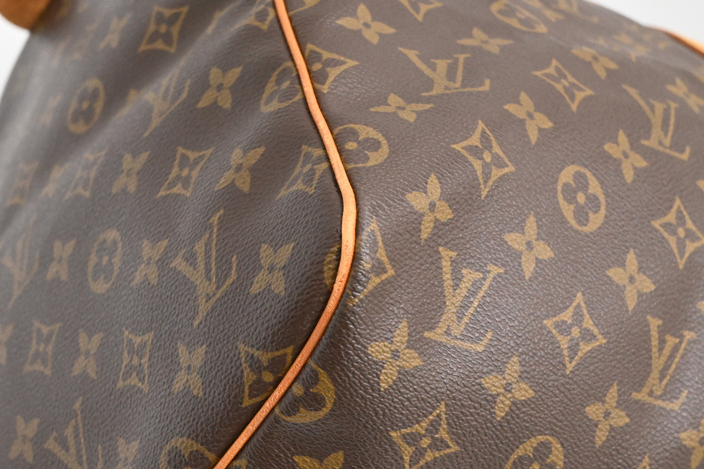 Louis Vuitton Keepall 55 in Monogram Canvas