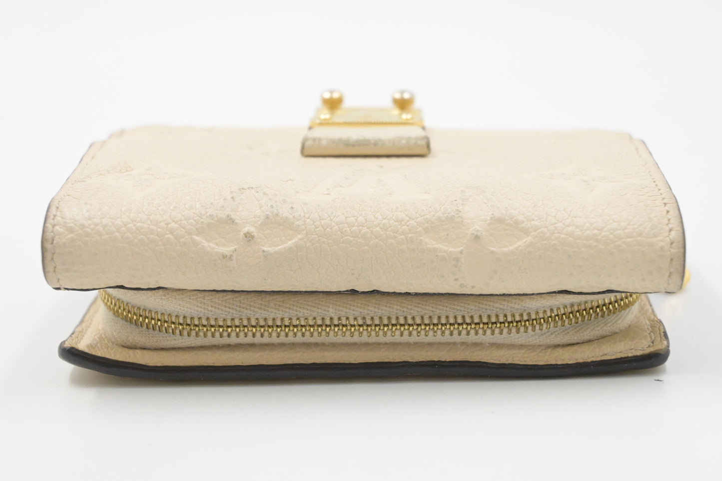 Louis Vuitton Metis Wallet in Neige Empreinte Leather