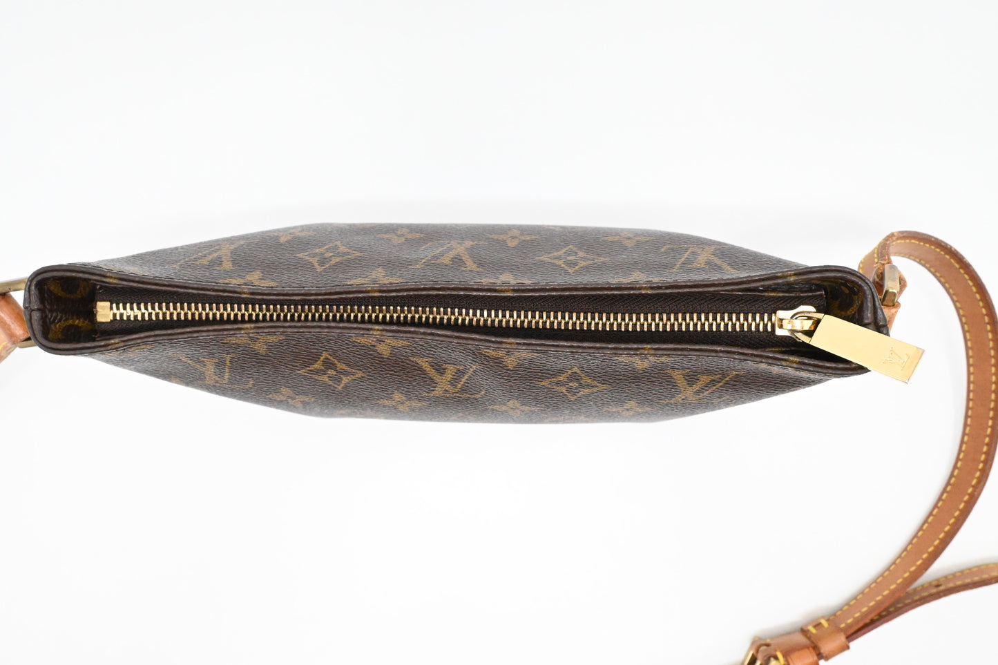 Louis Vuitton Trotteur in Monogram Canvas