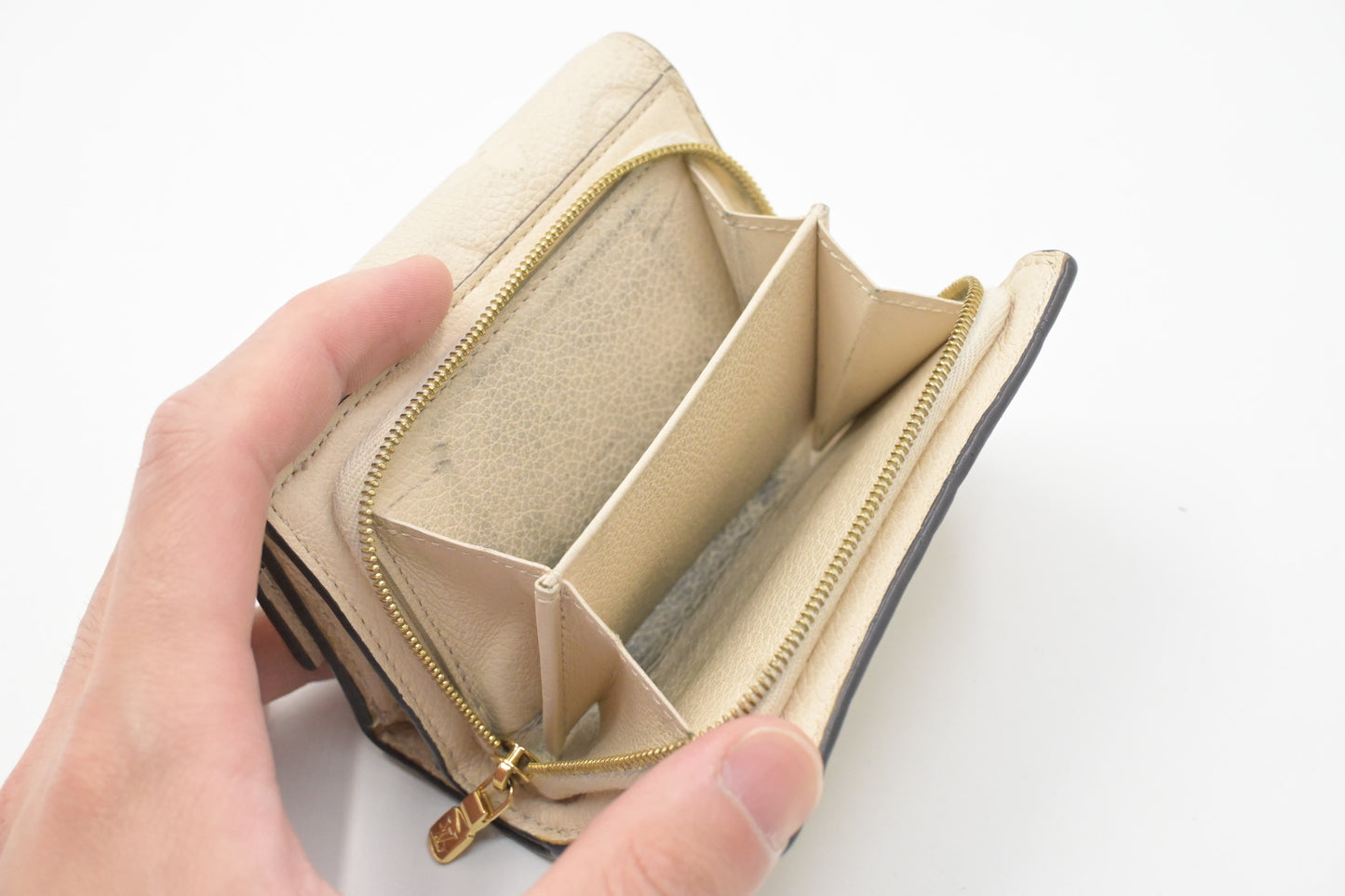 Louis Vuitton Metis Wallet in Neige Empreinte Leather