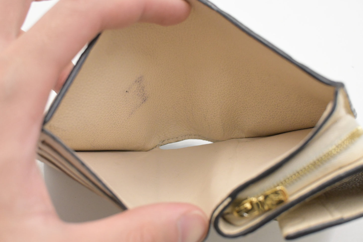 Louis Vuitton Metis Wallet in Neige Empreinte Leather