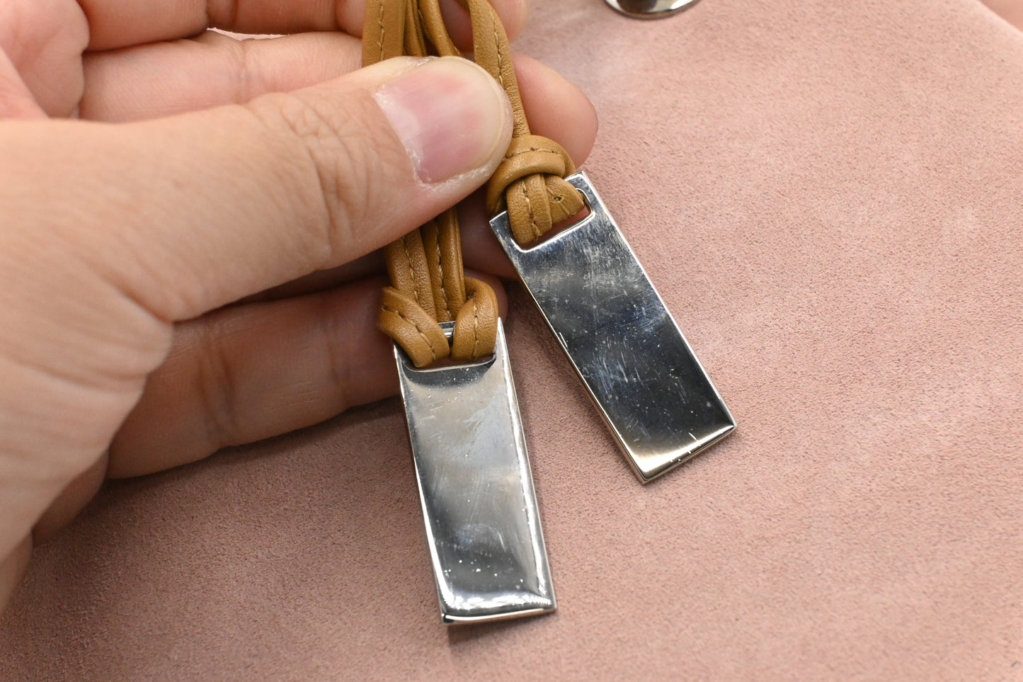 Gucci Hobo Bag in Pink Suede Leather