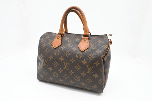 Louis Vuitton Speedy 25 in Monogram Canvas