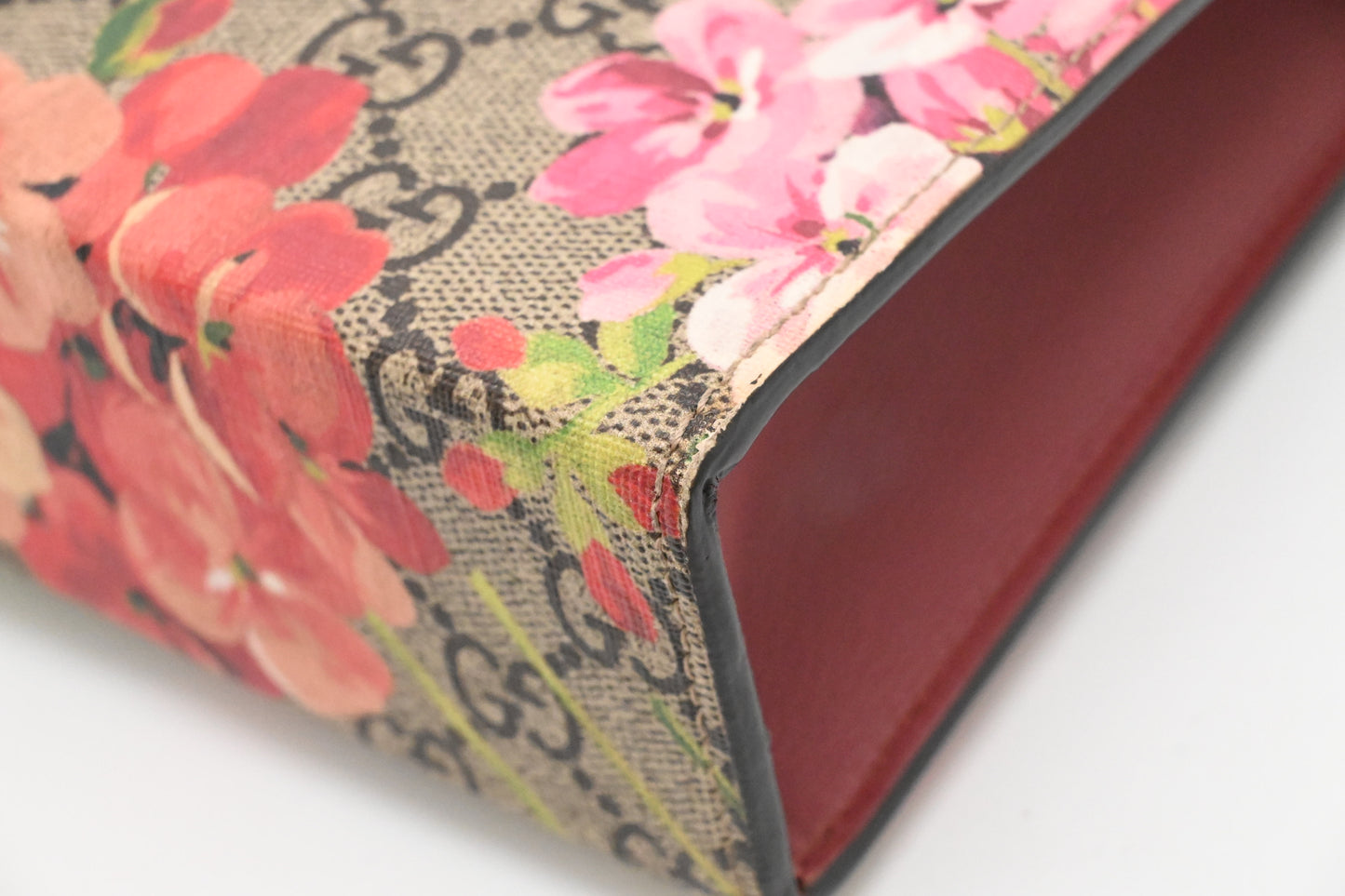 Gucci Clutch in Pink Blooms GG Canvas