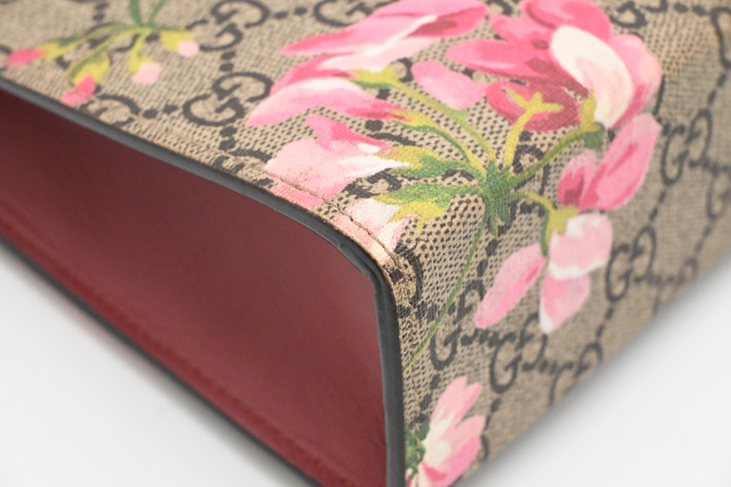 Gucci Clutch in Pink Blooms GG Canvas