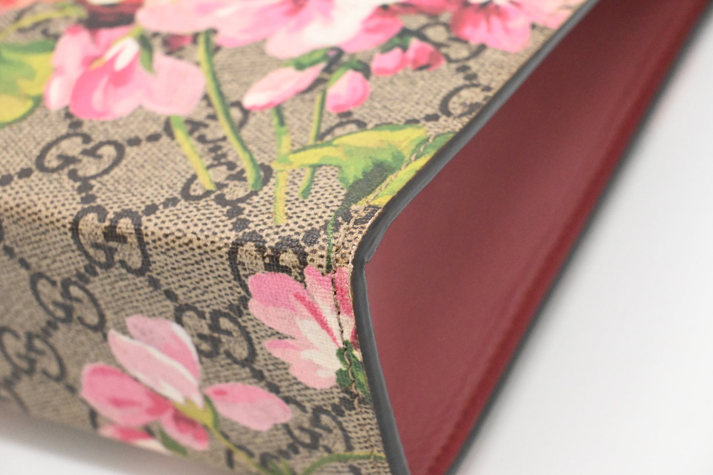 Gucci Clutch in Pink Blooms GG Canvas
