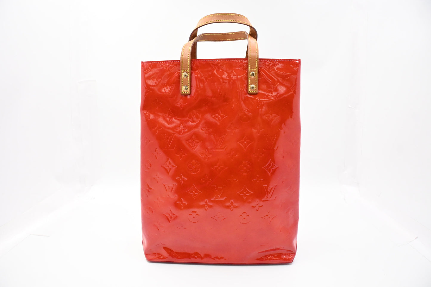 Louis Vuitton Reade MM in Red Vernis Leather