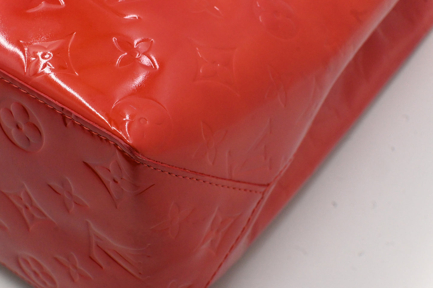 Louis Vuitton Reade MM in Red Vernis Leather