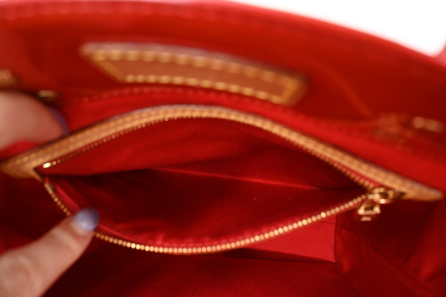 Louis Vuitton Reade MM in Red Vernis Leather