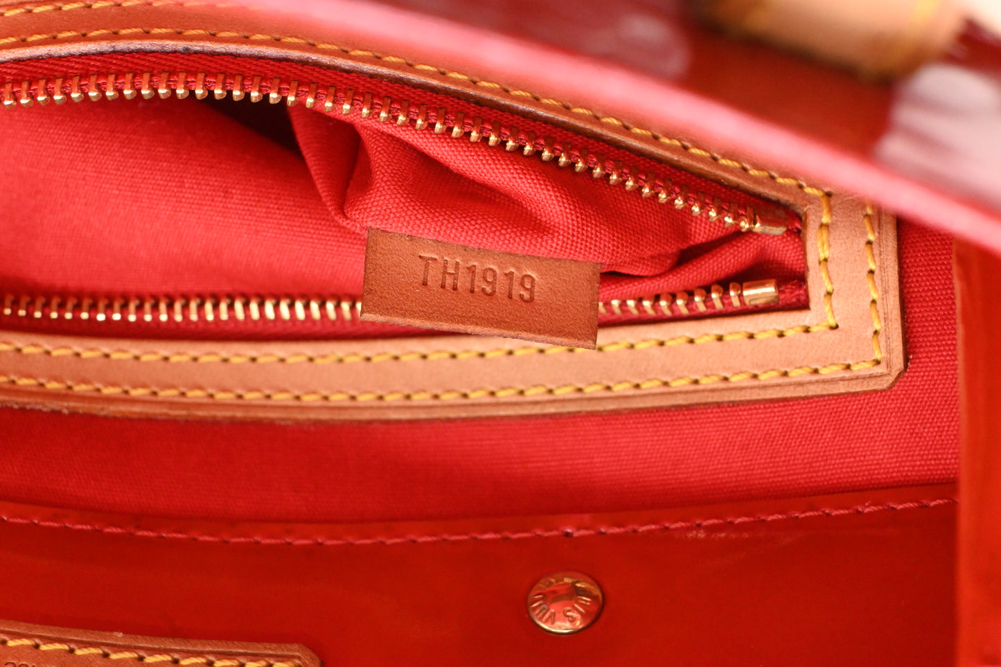 Louis Vuitton Reade MM in Red Vernis Leather