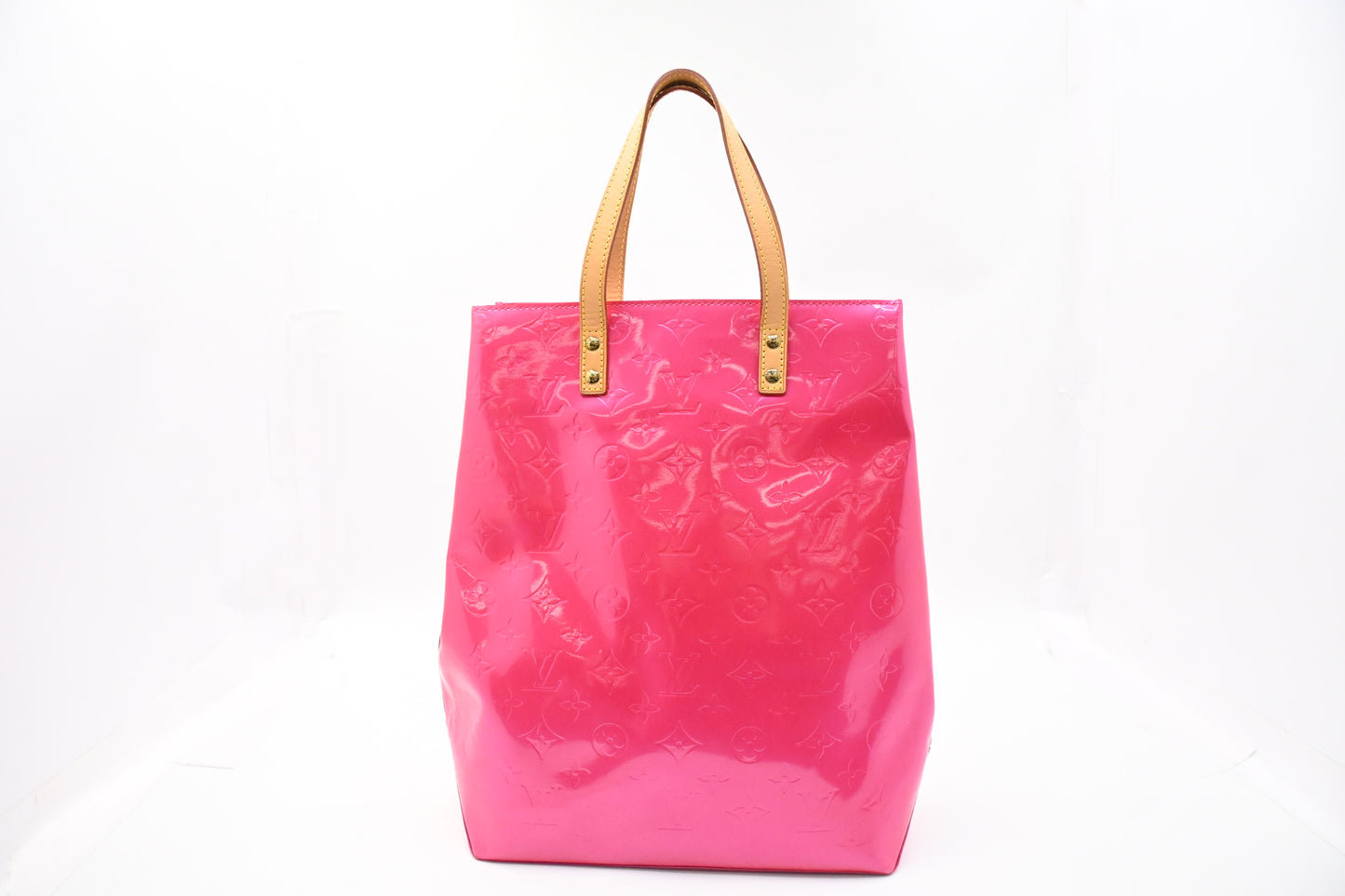 Louis Vuitton Reade MM in Pink Vernis Leather