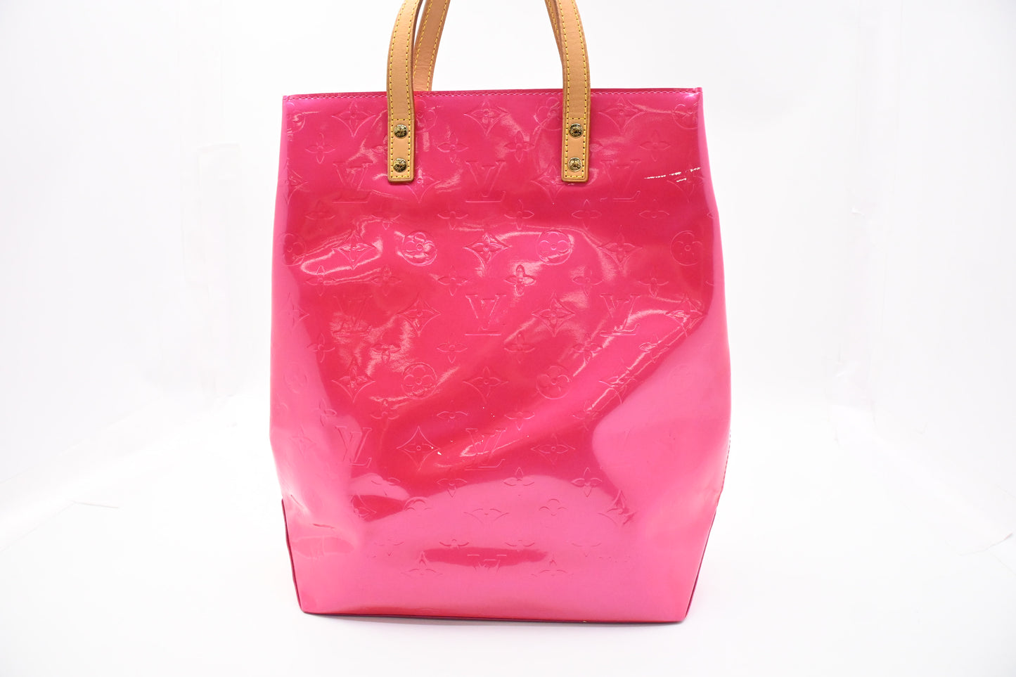 Louis Vuitton Reade MM in Pink Vernis Leather