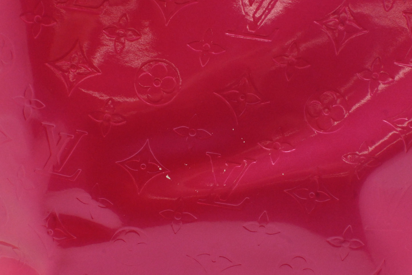 Louis Vuitton Reade MM in Pink Vernis Leather