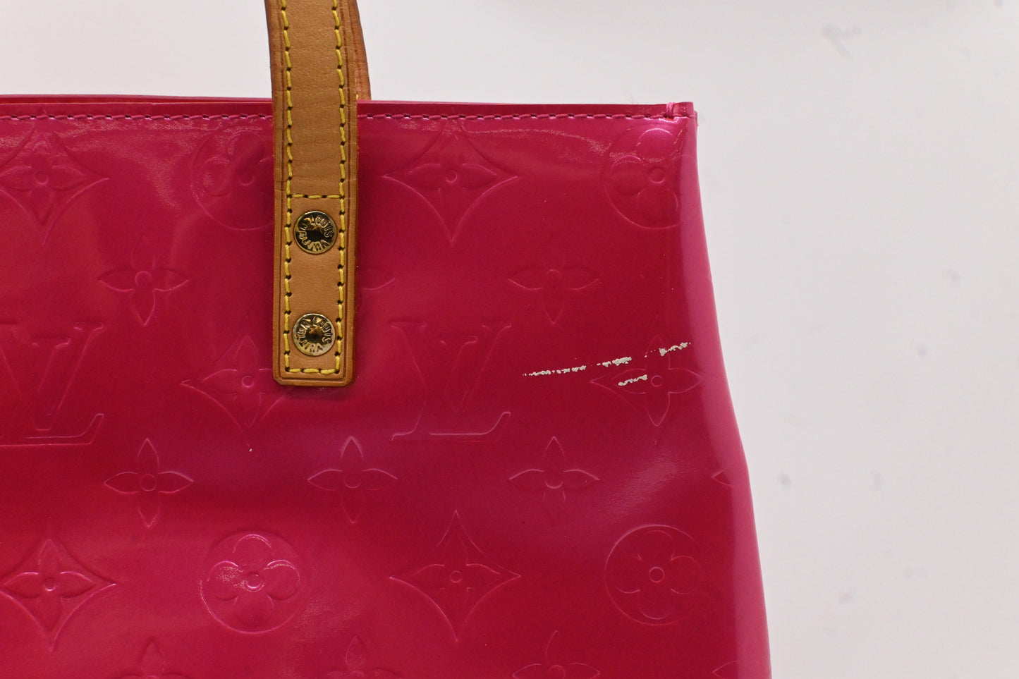 Louis Vuitton Reade MM in Pink Vernis Leather