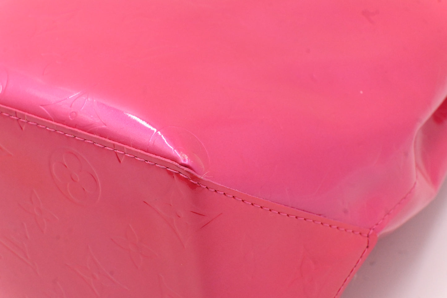 Louis Vuitton Reade MM in Pink Vernis Leather
