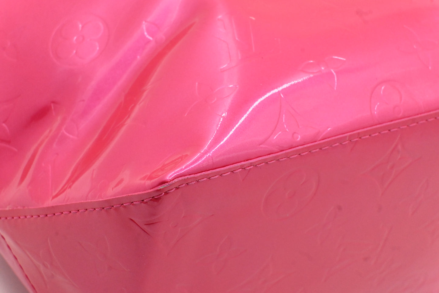 Louis Vuitton Reade MM in Pink Vernis Leather