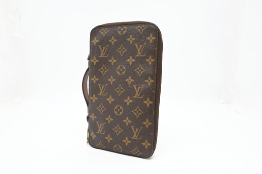 Louis Vuitton Poche Escapade Organizer in Monogram Canvas