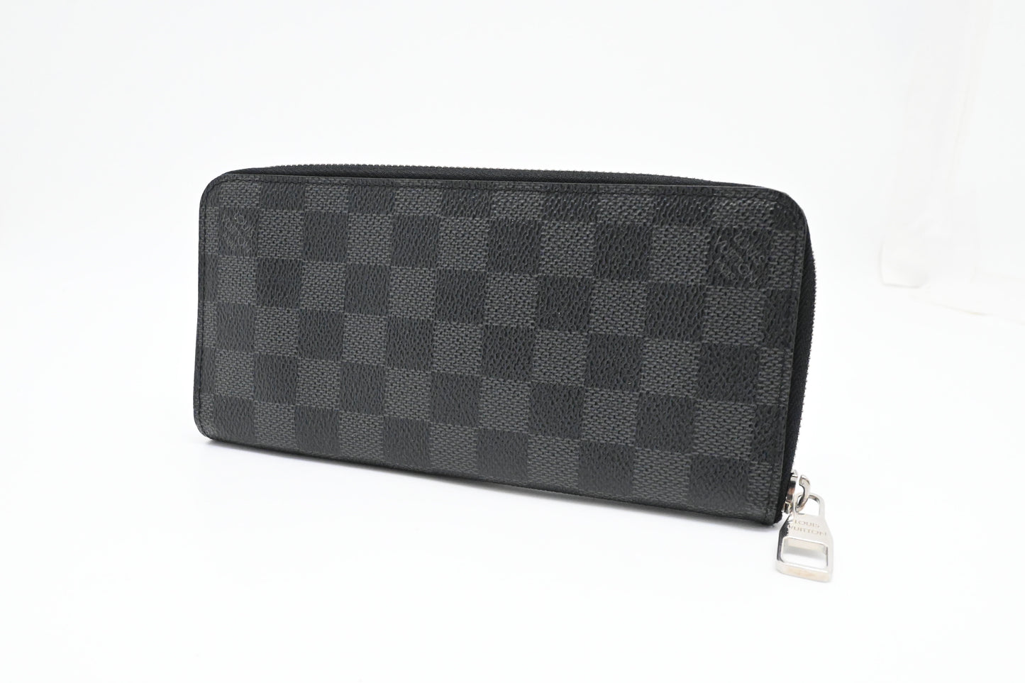 Louis Vuitton Vertical Wallet in Damier Graphite