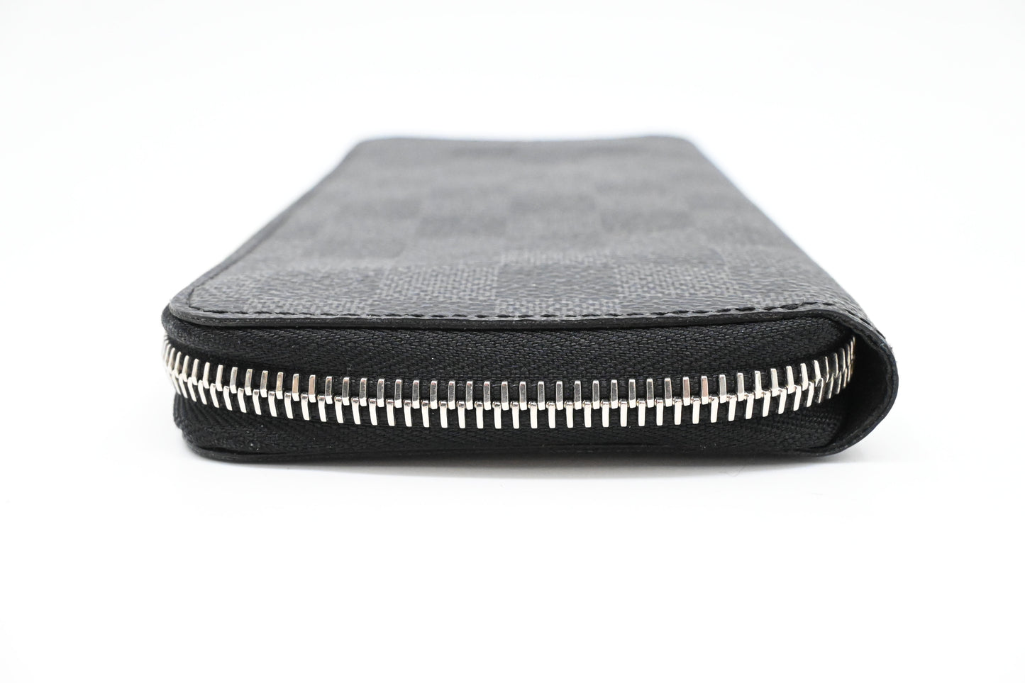 Louis Vuitton Vertical Wallet in Damier Graphite