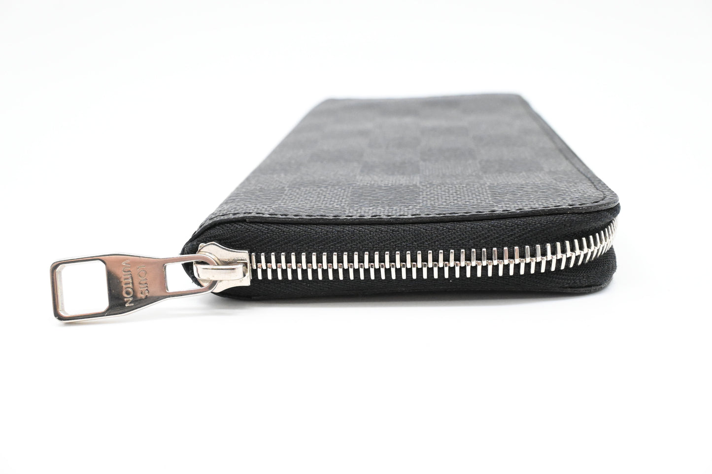 Louis Vuitton Vertical Wallet in Damier Graphite