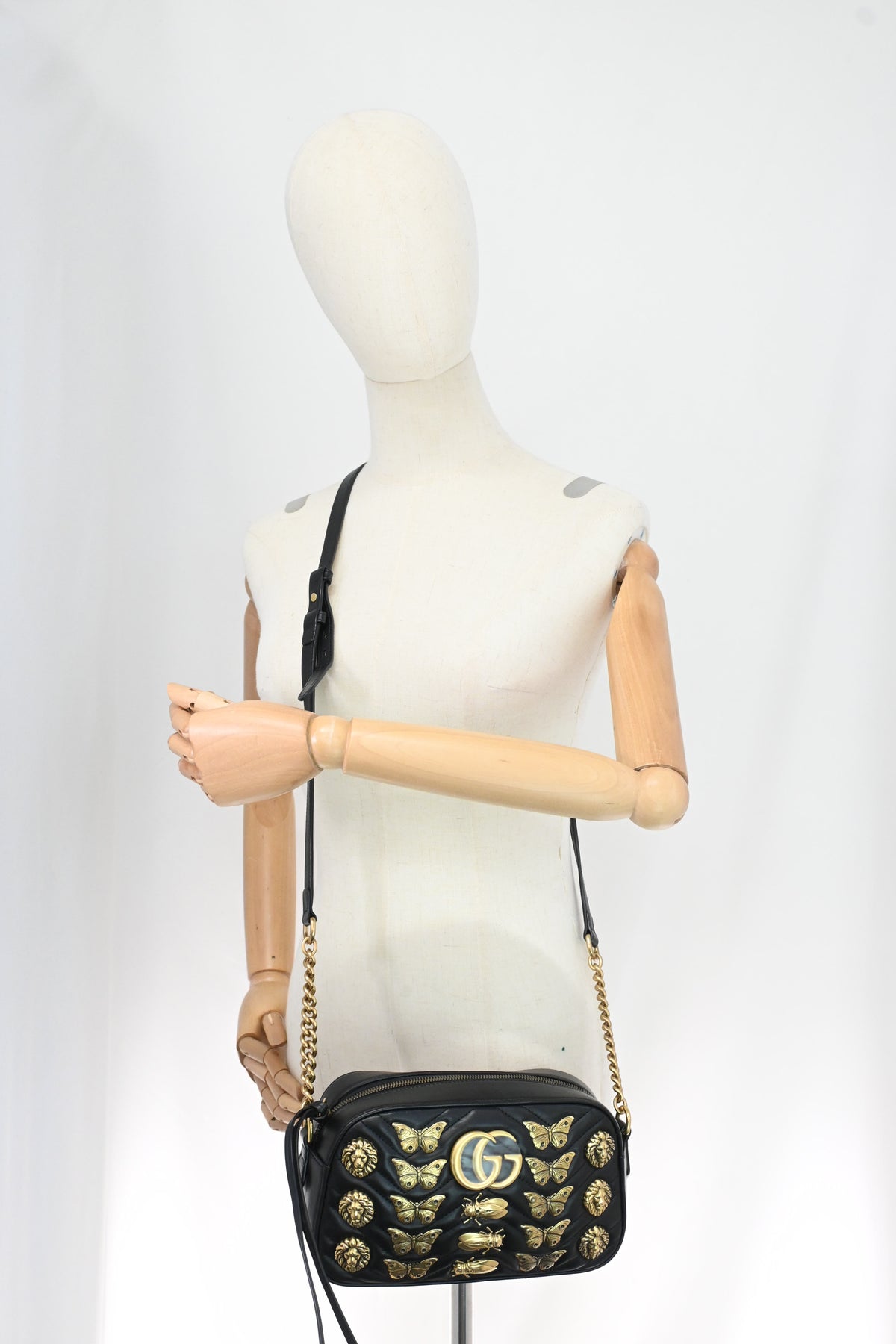 Gucci Animal Studs Camera Bag in Black Quilted Leather