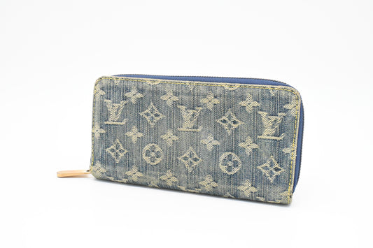Louis Vuitton Long Zippy Wallet in Monogram Denim