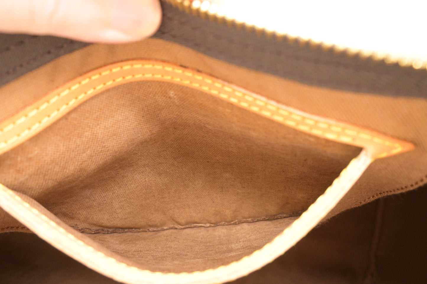 Louis Vuitton Speedy 40 in Monogram Canvas