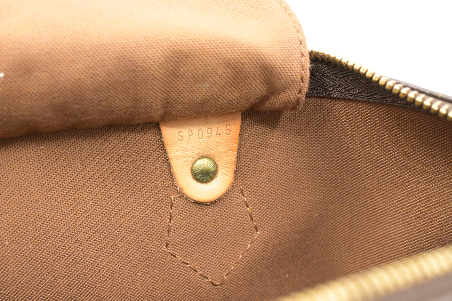 Louis Vuitton Speedy 40 in Monogram Canvas