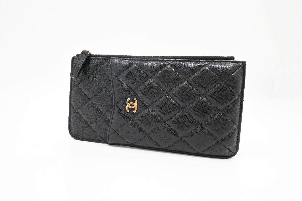Chanel Case in Black Matelassé Caviar Leather