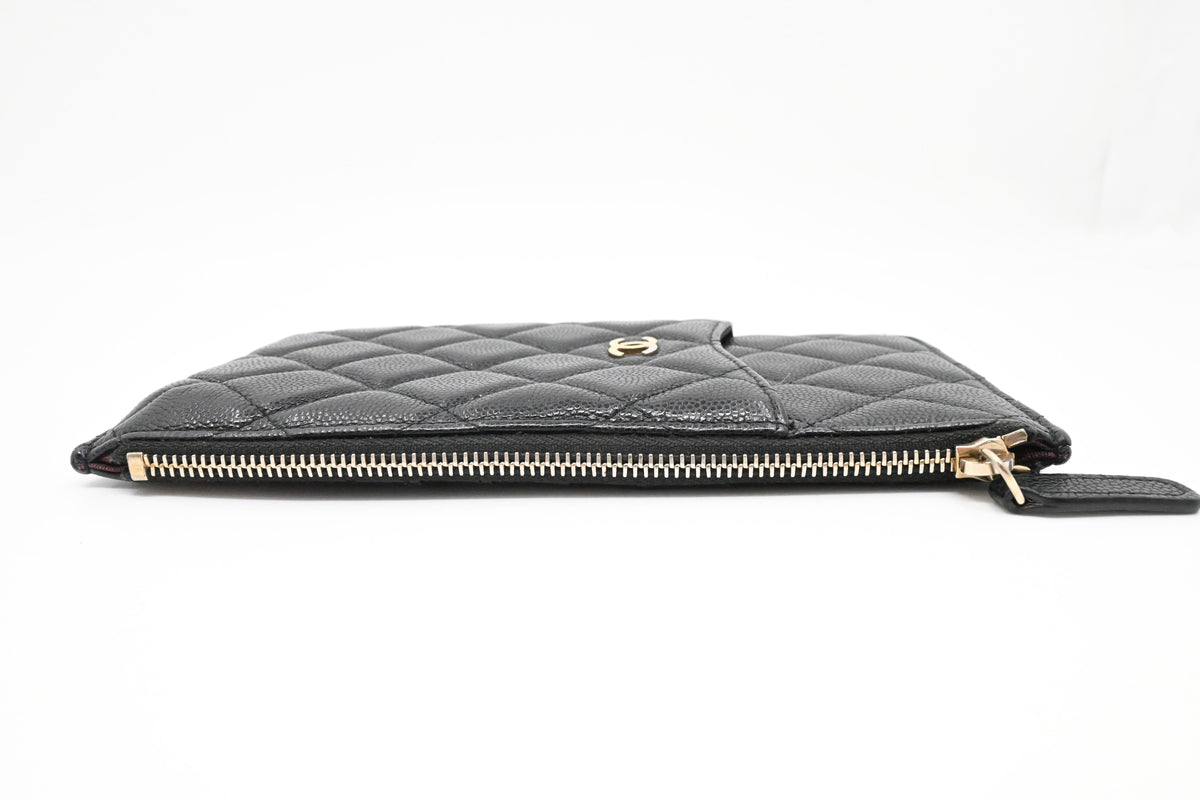 Chanel Case in Black Matelassé Caviar Leather