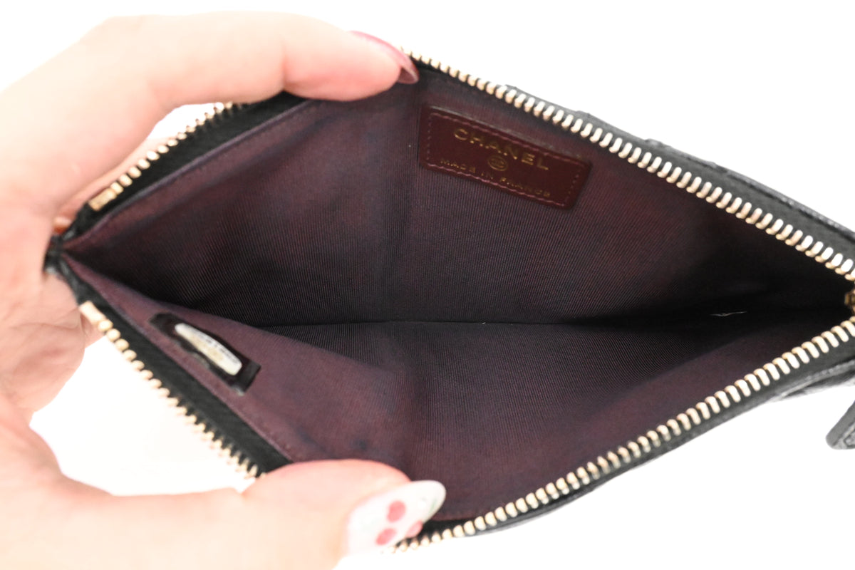 Chanel Case in Black Matelassé Caviar Leather