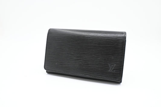Louis Vuitton Trésor Wallet in Black Epi Leather