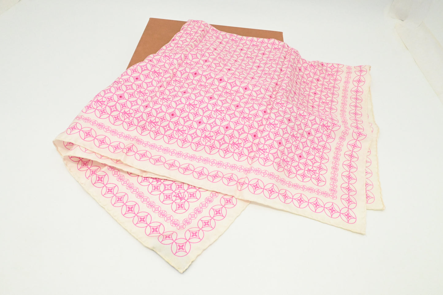 Louis Vuitton x Takashi Murakami Scarf in Pink and White Silk