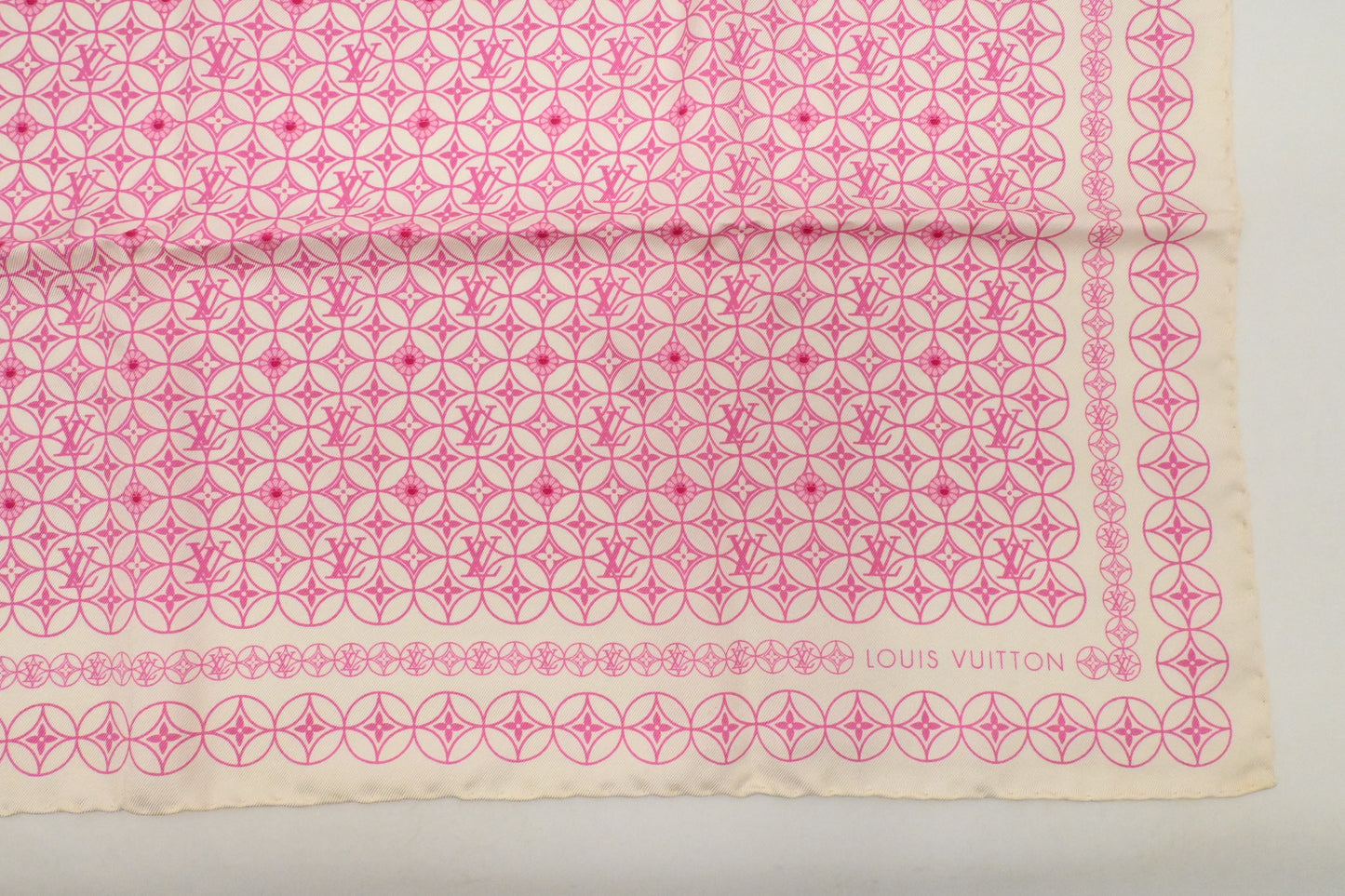 Louis Vuitton x Takashi Murakami Scarf in Pink and White Silk