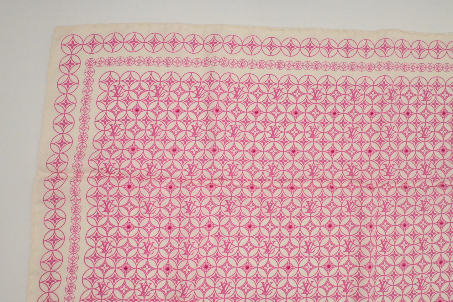 Louis Vuitton x Takashi Murakami Scarf in Pink and White Silk