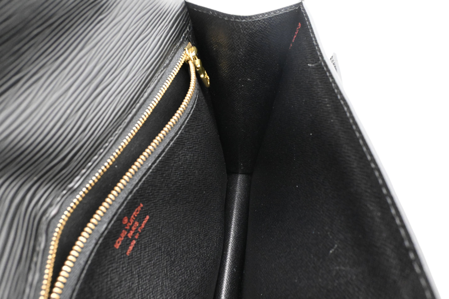 Louis Vuitton Sellier Dragonne in Black Epi Leather