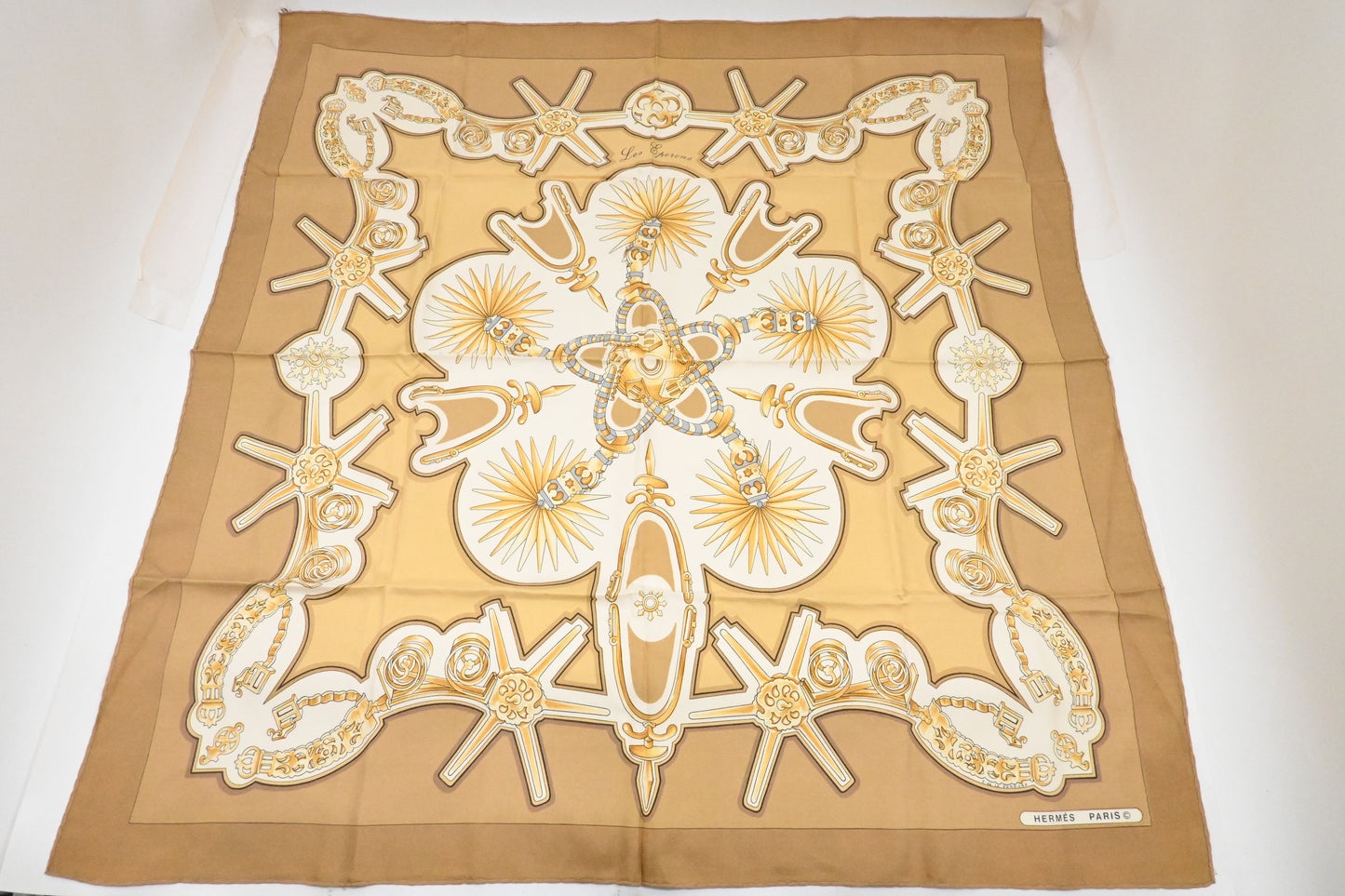 Hermes 'Les Esperons' Carre 90 in Beige and White Silk