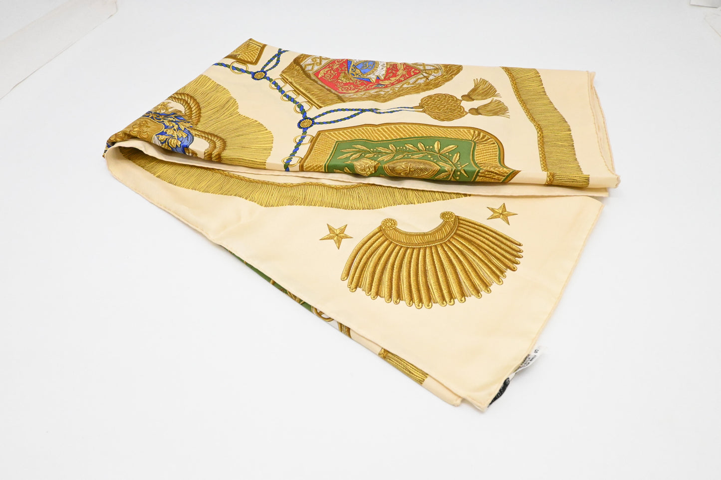 Hermes 'Poste et Cavalrie' Carre 90 in Beige Silk