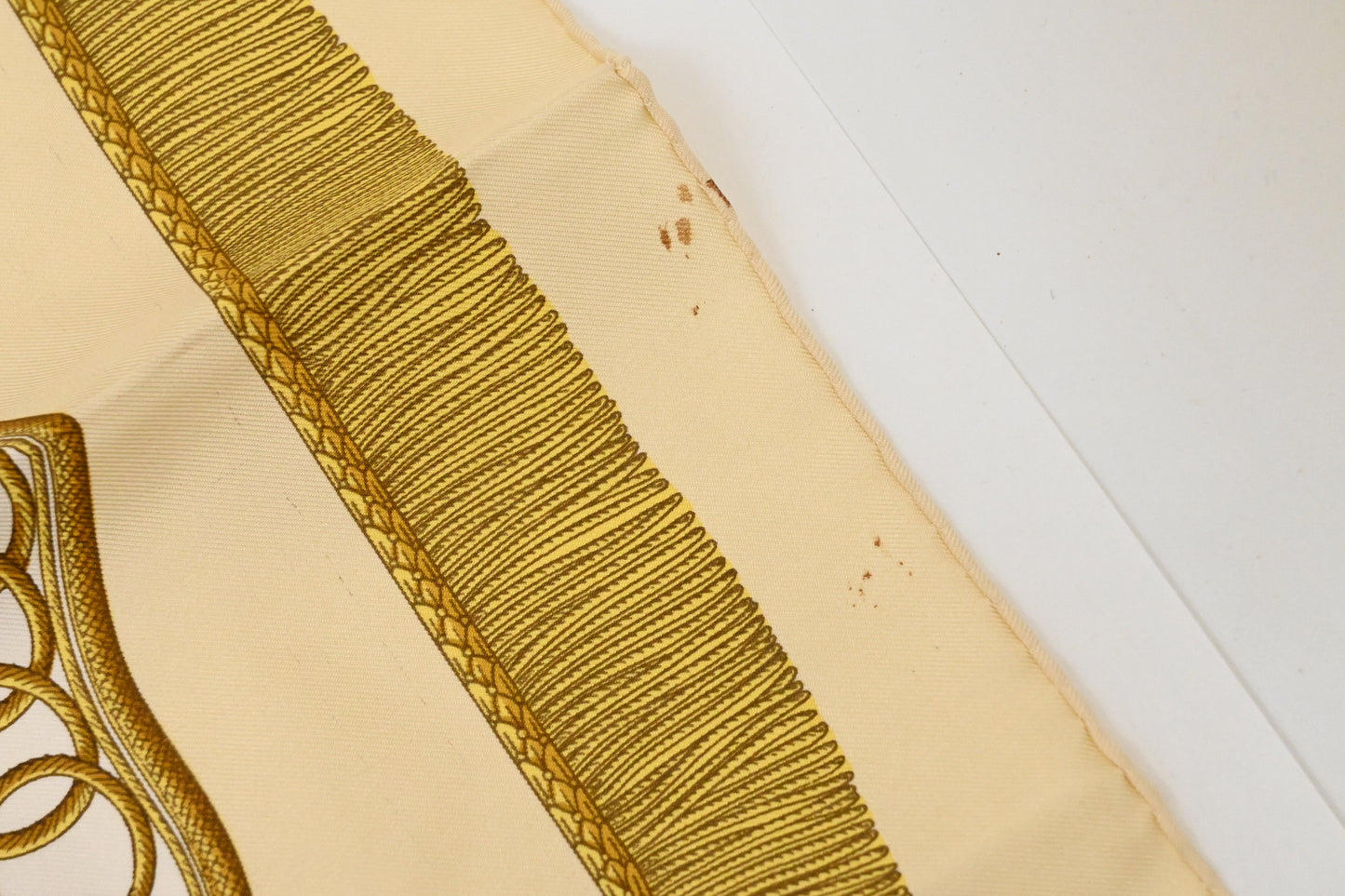 Hermes 'Poste et Cavalrie' Carre 90 in Beige Silk