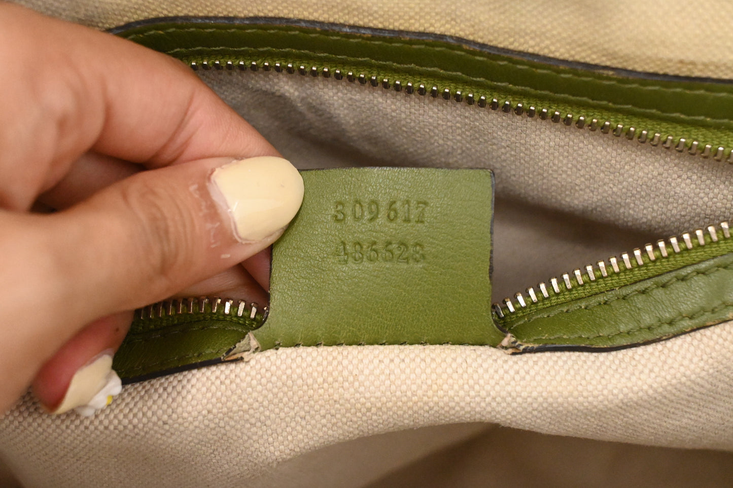 Gucci Dome Shoulder Bag in Green Micro Guccissima Leather