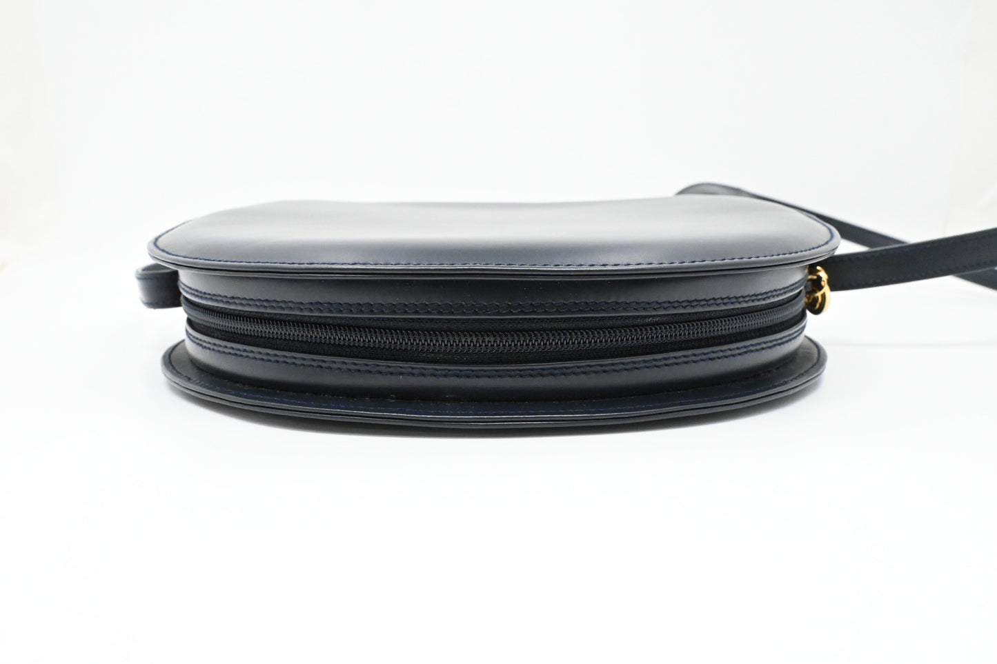 Gucci Round Shoulder Bag in Navy Blue Leather