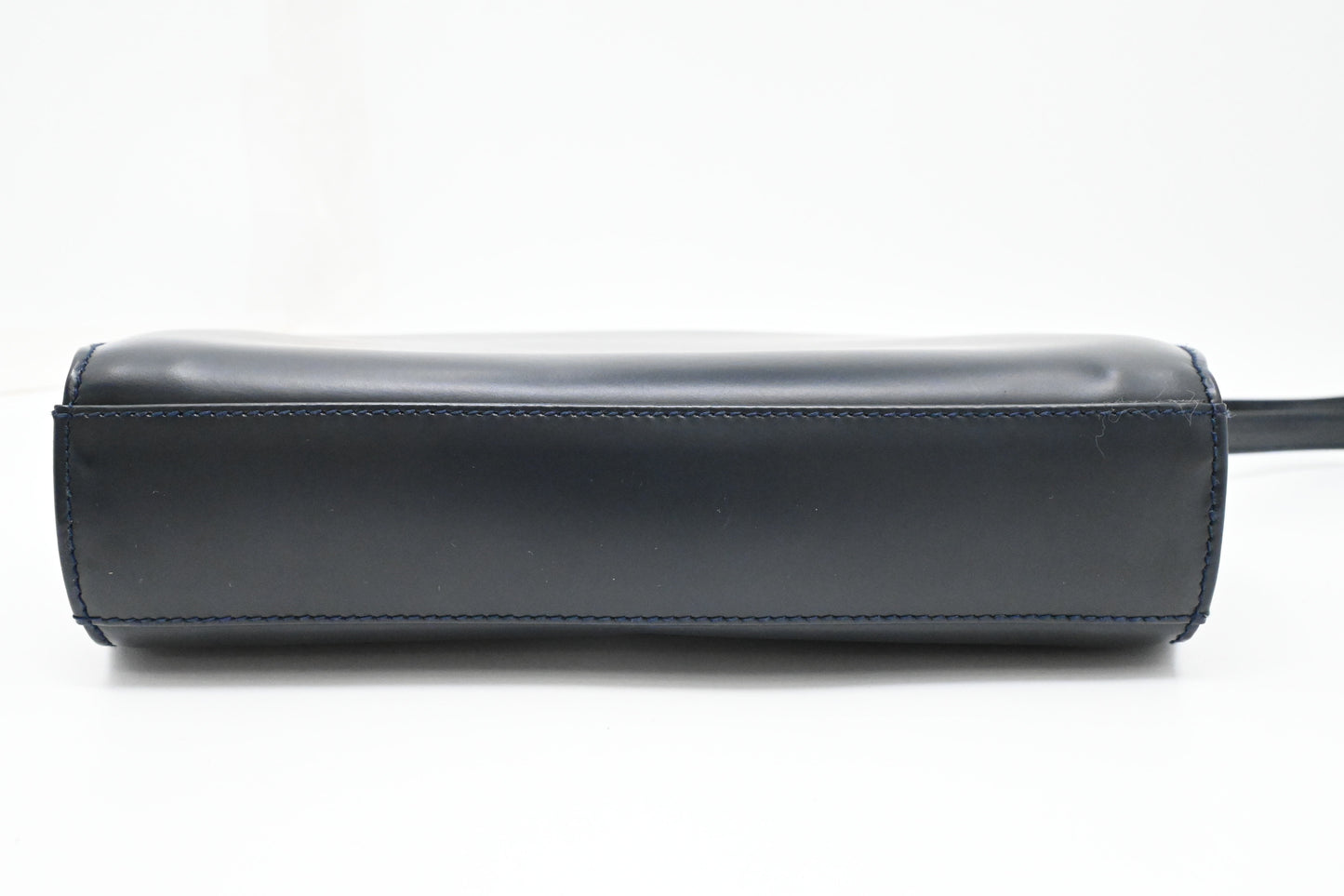 Gucci Round Shoulder Bag in Navy Blue Leather